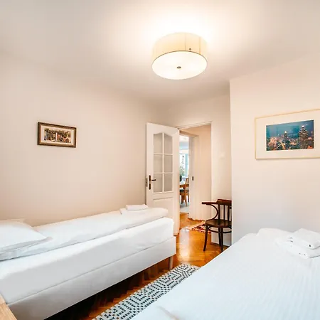 Sienny Market 2-bedroom Old Town Parking By Stayly Stettino