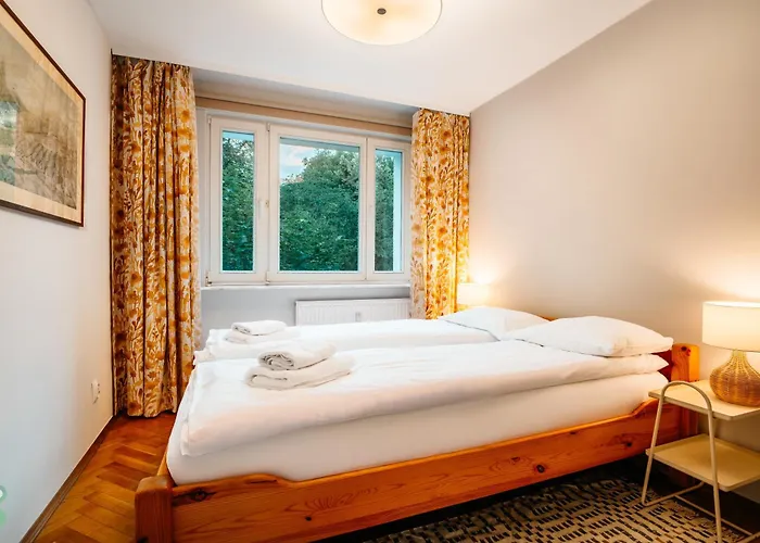 Sienny Market 2-bedroom Old Town Parking By Stayly